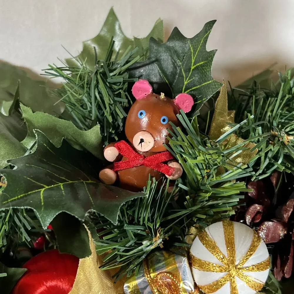 Vintage 16” Christmas Wreath Wood Beads Santa Bear Mouse Velvet Bow Gold & Red